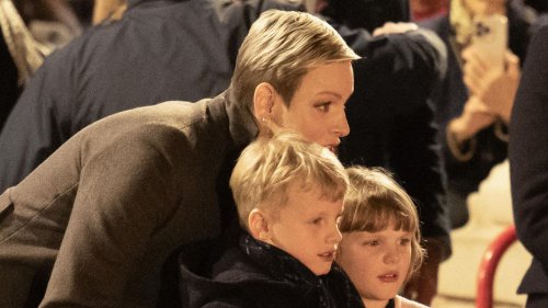 Mama Charlène passt auf: In diesem Moment zeigt die Fürstin ihren Beschützerinstinkt