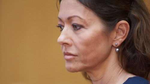 Schwerer Gang: Gräfin Alexandra nimmt auf Trauerfeier Abschied von ihrer Mutter