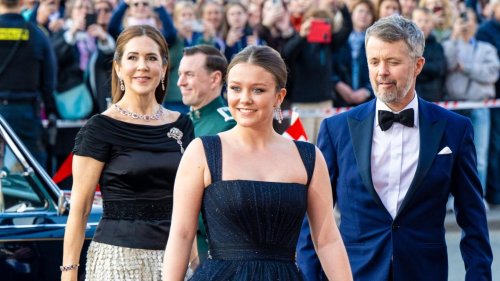 Zu ihrem 18. Geburtstag greifen Mary und Frederik in die Erinnerungskiste
