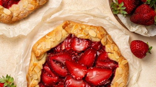 Erdbeer-Galette mit Mandelkruste