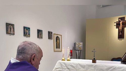 Vatikan veröffentlicht Foto aus Klinik