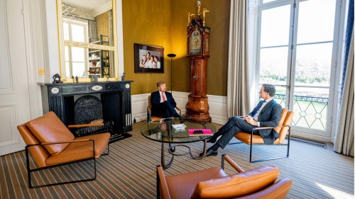 König Willem-Alexander: Fotos von Ministertreffen – doch alle haben nur Augen für dieses Detail