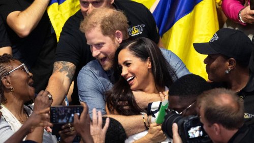 Privater Kuschelmoment ohne Harry! Beim Fotoshooting geht sie mit IHM auf Tuchfühlung