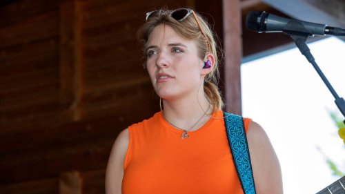 Tochter Johanna distanziert sich von ihm – und legt seinen Namen ab