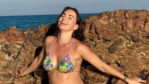 Renata Lusin zeigt ihren Babybauch im Bikini, fühlt sich "weiblich und sexy"