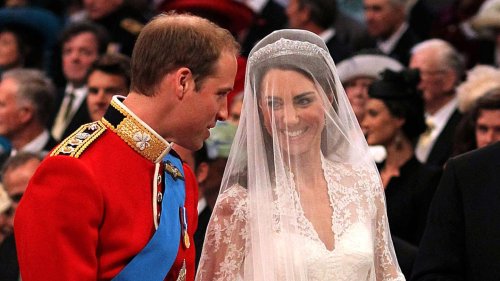Lippenleser enthüllen spannende Gespräche bei ihrer Hochzeit