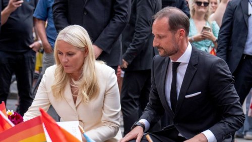 Royals besuchen Gedenkstätte in Oslo