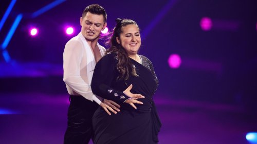 Nach ihrem "Let's Dance"-Aus überrascht sie mit einem Haar-Make-Over