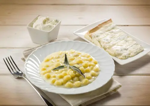 Most Popular Italian Foods: How To Make Gnocchi Alla Gorgonzola (Recipe Guide)