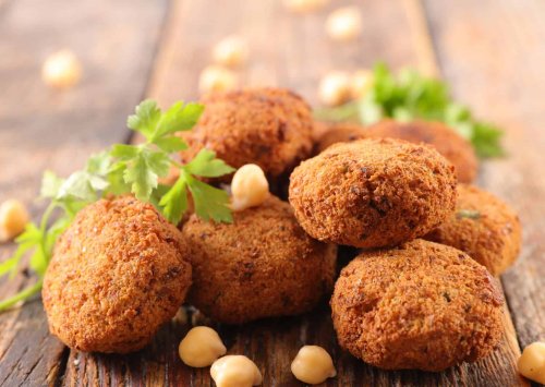 How To Make Homemade Falafel (Recipe Guide)