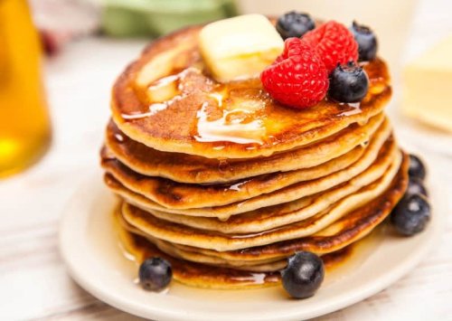 How To Make Homemade Pancakes (Recipe Guide)
