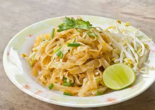 How to Make Pad Thai – Recipe Guide