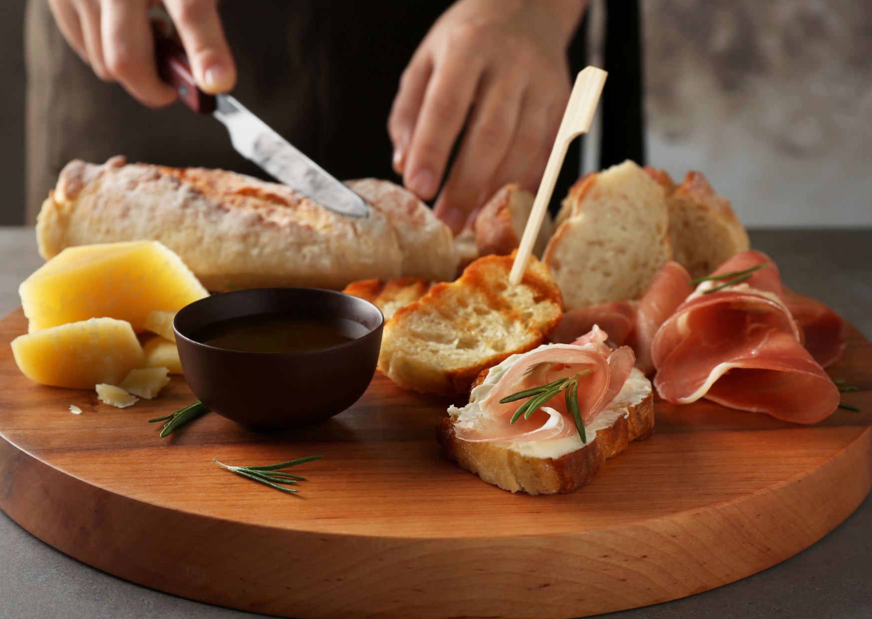 Garlic Bread Is Not Italian: What Italians Make Instead And How To Make Both