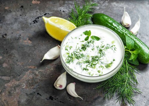 How To Make Homemade Tzatziki (Recipe Guide)