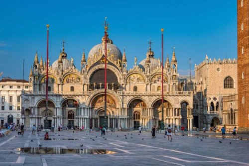 13 Tourist Traps Europeans Never Visit (And Where They Go Instead)