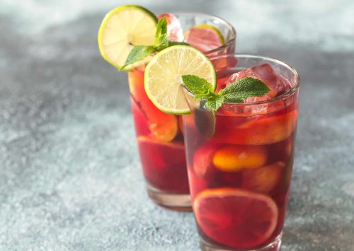 How To Make Spanish Sangria (Recipe Guide)