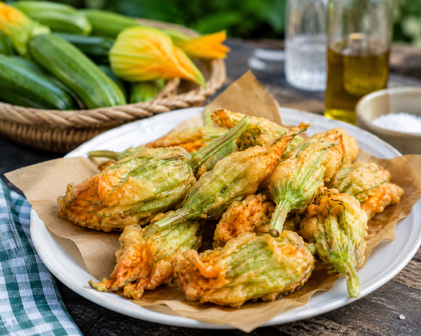 How to Make Fried Zucchini Flowers: The August Delicacy Italians Queue For