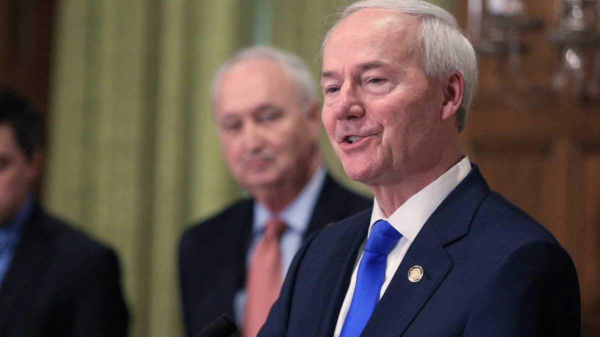 Former Arkansas Gov. Asa Hutchinson: Trump should quit 2024 presidential race if indicted