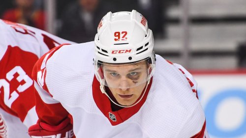 Detroit Red Wings trade Vladislav Namestnikov to Dallas Stars for 4th-round pick