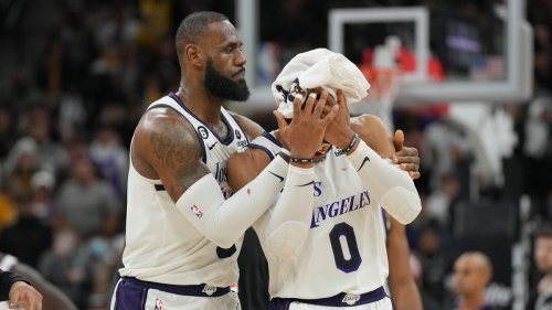 Lakers' Russell Westbrook left bloodied after flagrant 2 foul from Spurs' Zach Collins