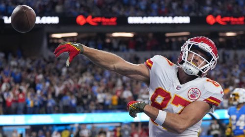 Patrick Mahomes-Travis Kelce Connection Sparks Chiefs' Thrilling SNF ...