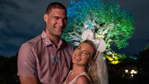 Milwaukee Bucks center and Disney fanatic Brook Lopez proposes to girlfriend at Animal Kingdom