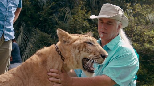 'Tiger King' star Doc Antle charged with trafficking endangered animals, federal prosecutors say