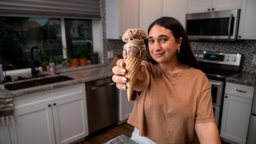 The best 3 ingredient homemade ice cream, and it's insanely easy to make!