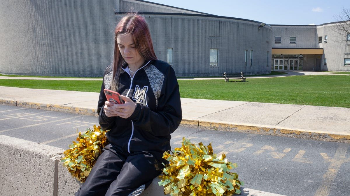 Why Supreme Court case about cheerleader's Snapchat rant matters to students everywhere