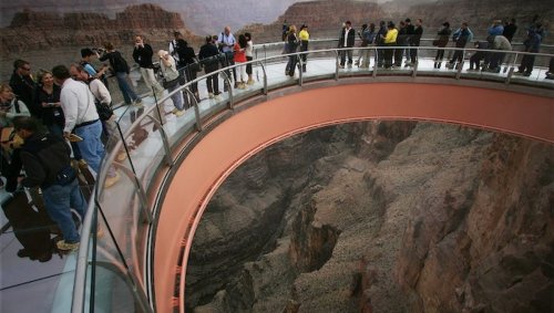 Crews Recover Body Of 33 Year Old Man Who Fell Off Grand Canyon Skywalk