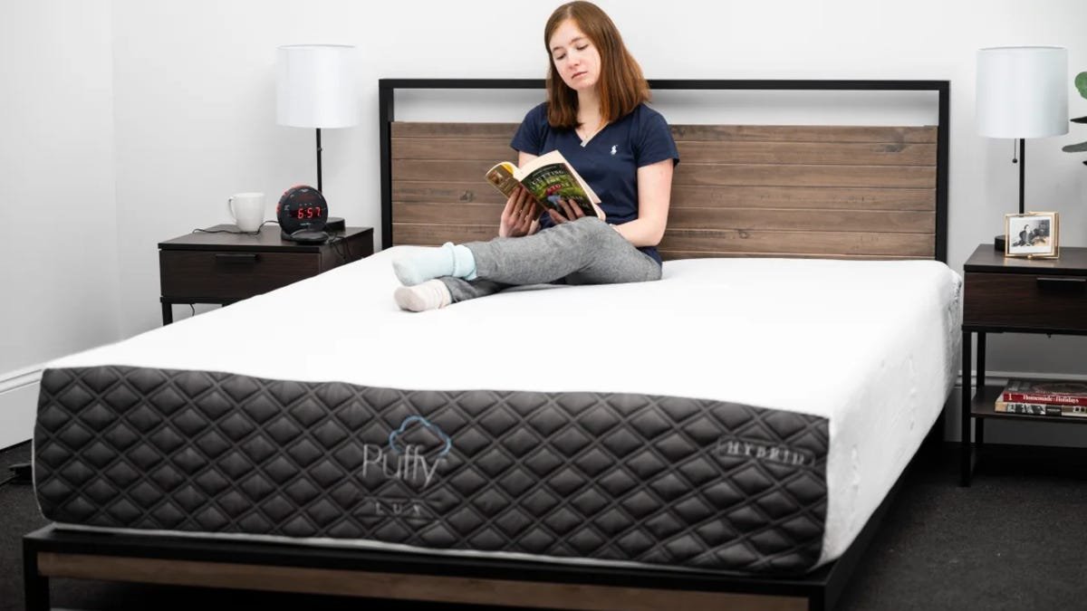 Puffy mattresses are up to $750 off ahead of Labor Day 2022