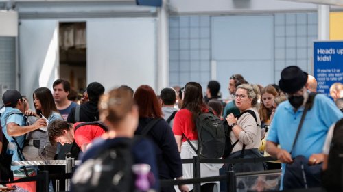 Fourth of July 'travel drama': Airlines warn passengers of flight delays, cancellations