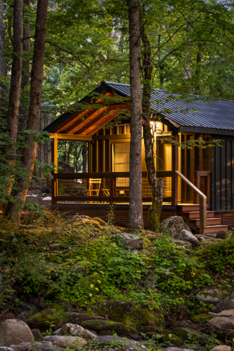 A New Smoky Mountains Glampsite Gets One Big Thing Right About Camping