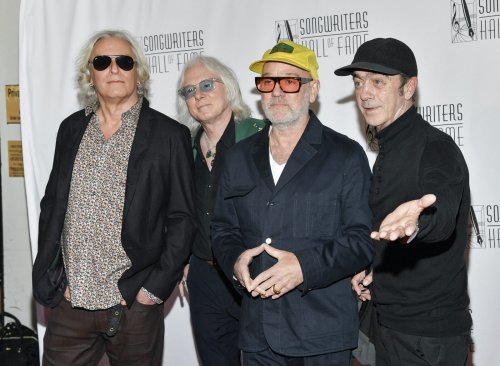 On Stage at R.E.M.’s Athens Reunion: ‘Oh, This Is Happening’