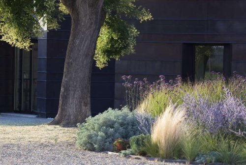 Gravel: 10 Drainage Ideas to Steal for a Landscape