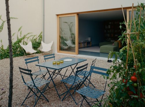 A Chic and Minimalist Courtyard by Atelier Jose Andrade Rocha: Steal This Look