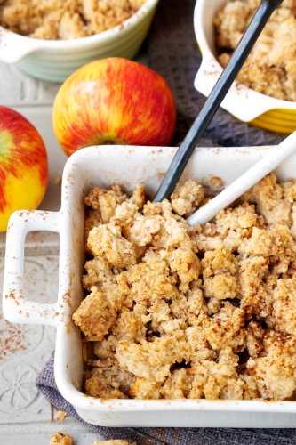 Apple-Crumble mit Haferflocken und Zimt