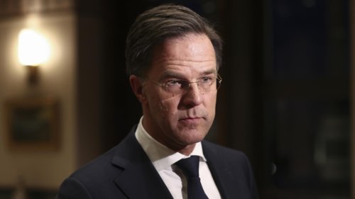 Hollanda'da dört partiden oluşan koalisyon hükümeti istifa etti