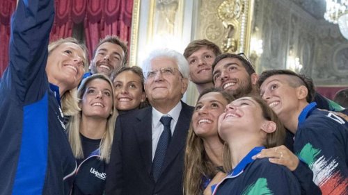Mattarella alla Gazzetta: "Io gioco per la mia Italia! Al Giro tifavo Bartali. Il tennis mi manca, amo la pallavolo"