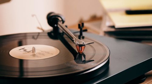 Vinylpflege: 5 Tipps für die Pflege deiner Schallplatten
