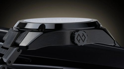 This Ultra-Tough Affordable Sports Watch Boasts a Never-Before-Seen Feature