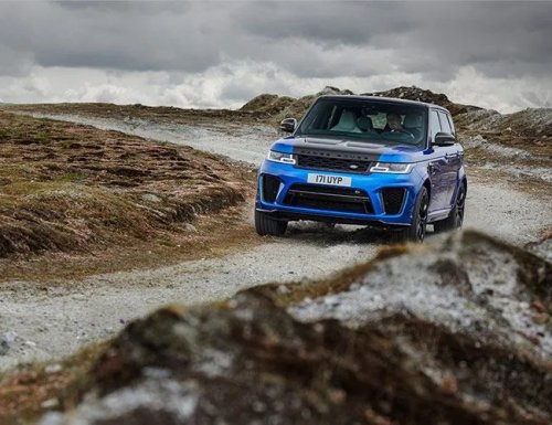 The New Range Rover Sport SVR Is as Quick as a Porsche Boxster S