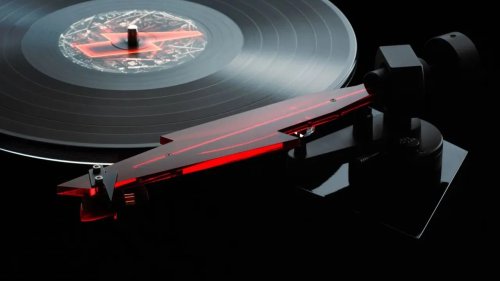 A Popular Hi-Fi Maker Just Made an Audiophile Turntable With a Stunning Design