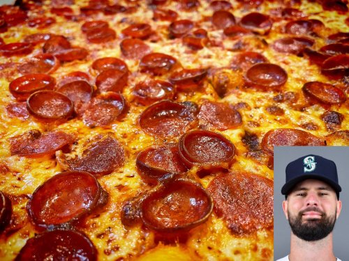 Fan uses Twitter and DoorDash to deliver pizza to Mariners player at