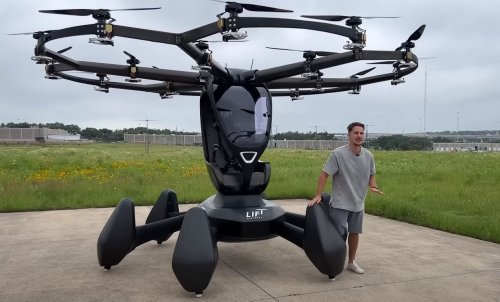 8+ Big drones capable of carrying large payloads and heavy equipment