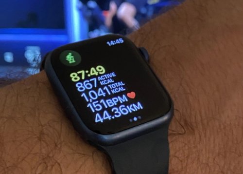 What are active calories vs total calories on the Apple Watch