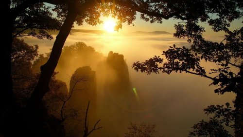 Von Bastei bis Schrammsteine Wandern zwischen Felsen und Wäldern: Zehn Touren in der Sächsischen Schweiz