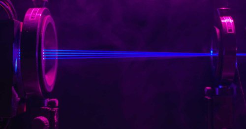 Avec 2 petawatts, le tout puissant laser américain ZEUS rivalise avec les accélérateurs de particules