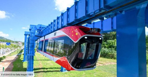 En Chine, un "sky train" roule sous des rails sans aucun besoin énergétique