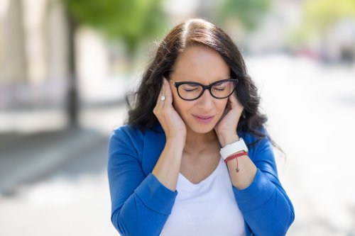 Knalltrauma im Ohr: Symptome und Behandlung